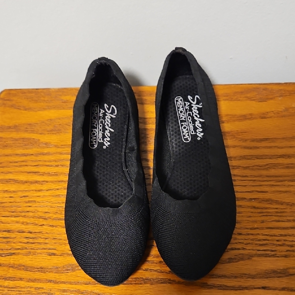 Skechers Black Flats Comfortable Slip-On Loafers